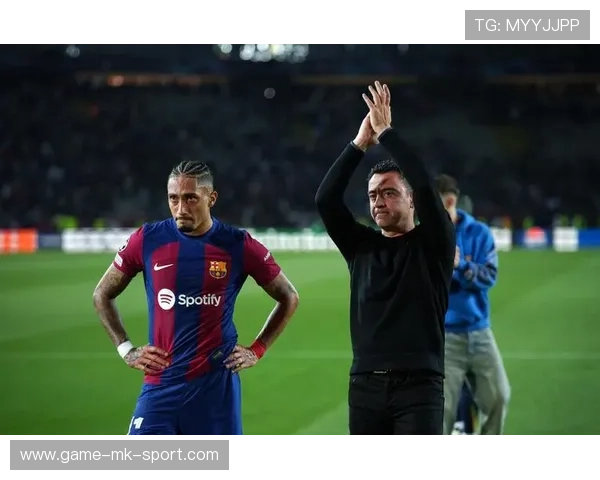 巴萨争议点球遭取消，哈维冲入场边怒吼裁判