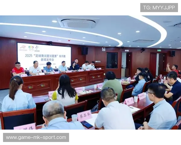 青训是否支持多路径发展如科研裁判媒体方向，青训体系是什么意思